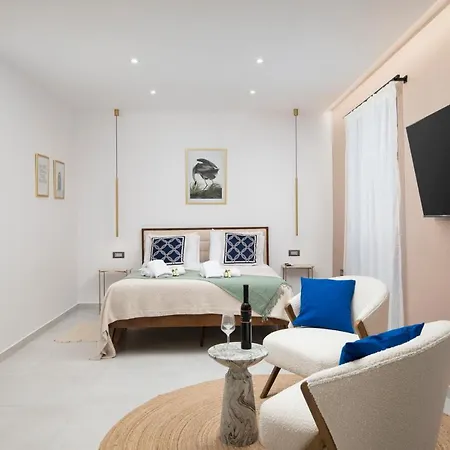 Twins Amphitheatre * Pula