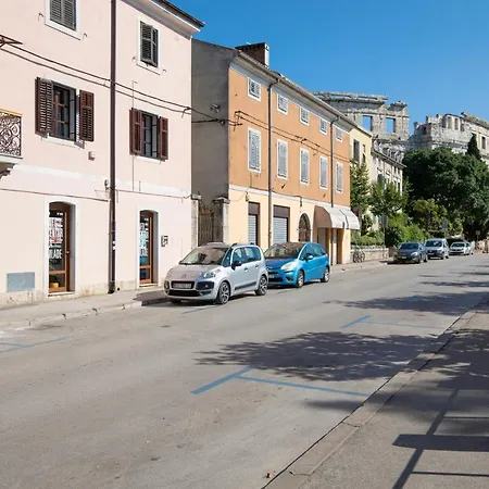 Twins Amphitheatre * Pula